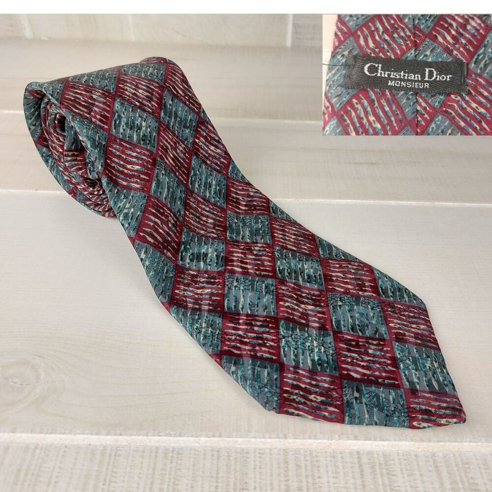 Christian Dior Monsieur Mens Tie Silk Made in USA Red/Gray Geometric Pattern 60"